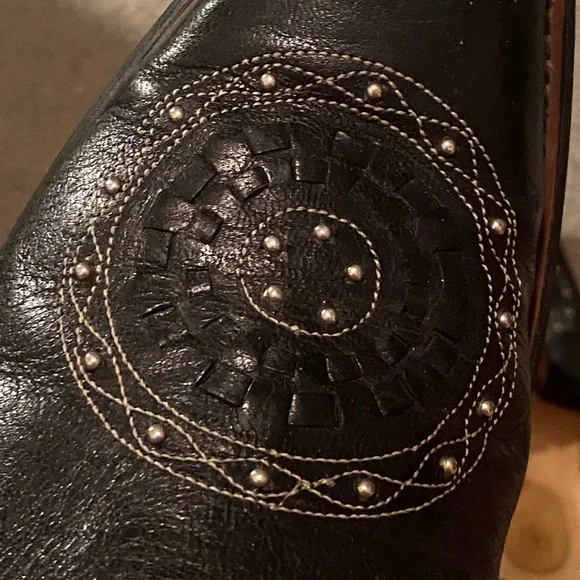 Ariat Black Medallion Mule Slip-ons - Picture 6 of 7